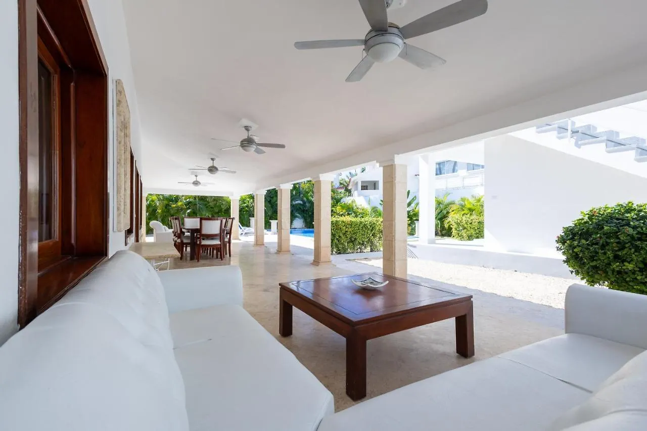 Huge 8-Bedroom Beach Villa With Private Pool - Los Corales Villas 푼타 카나 0*,