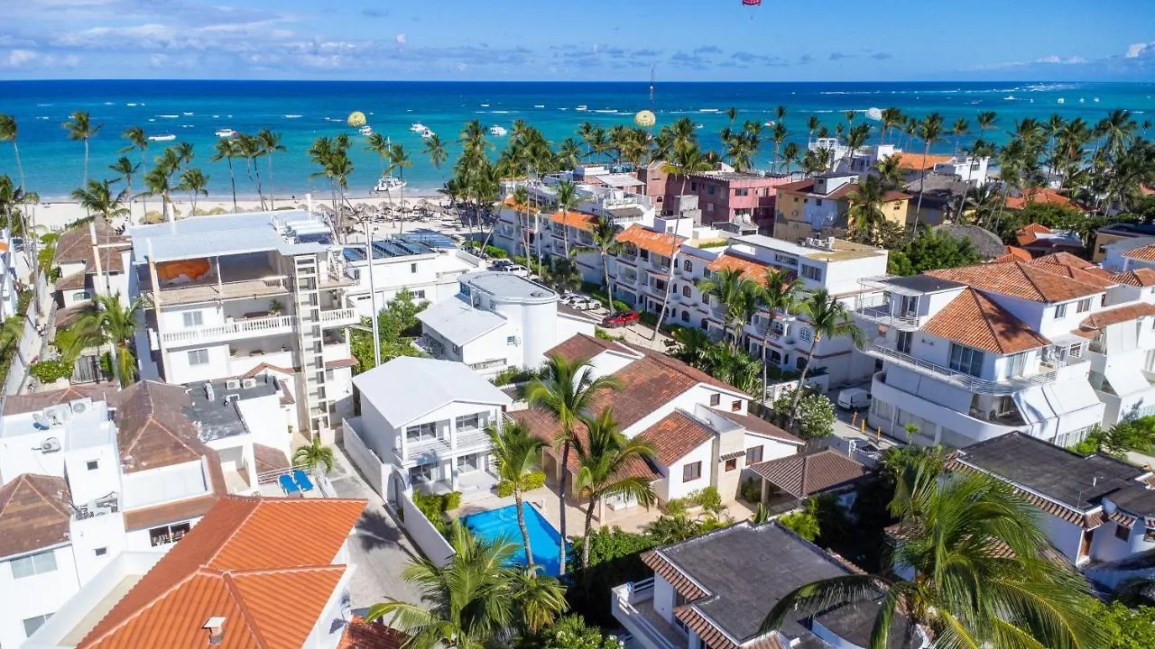 Huge 8-Bedroom Beach Villa With Private Pool - Los Corales Villas 푼타 카나