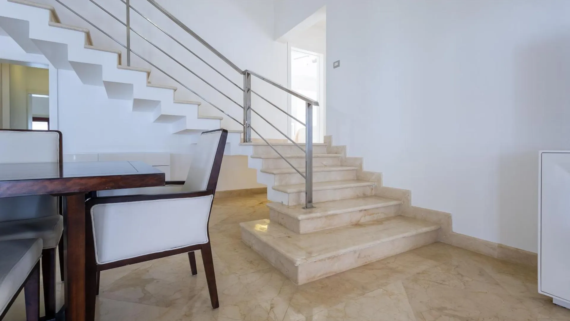 Huge 8-Bedroom Beach Villa With Private Pool - Los Corales Villas 푼타 카나