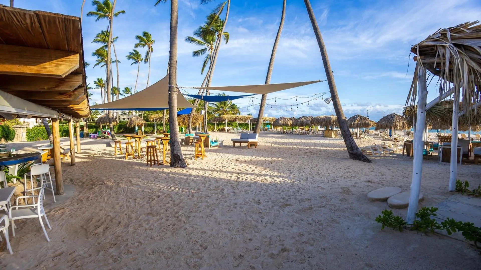 Huge 8-Bedroom Beach Villa With Private Pool - Los Corales Villas 푼타 카나