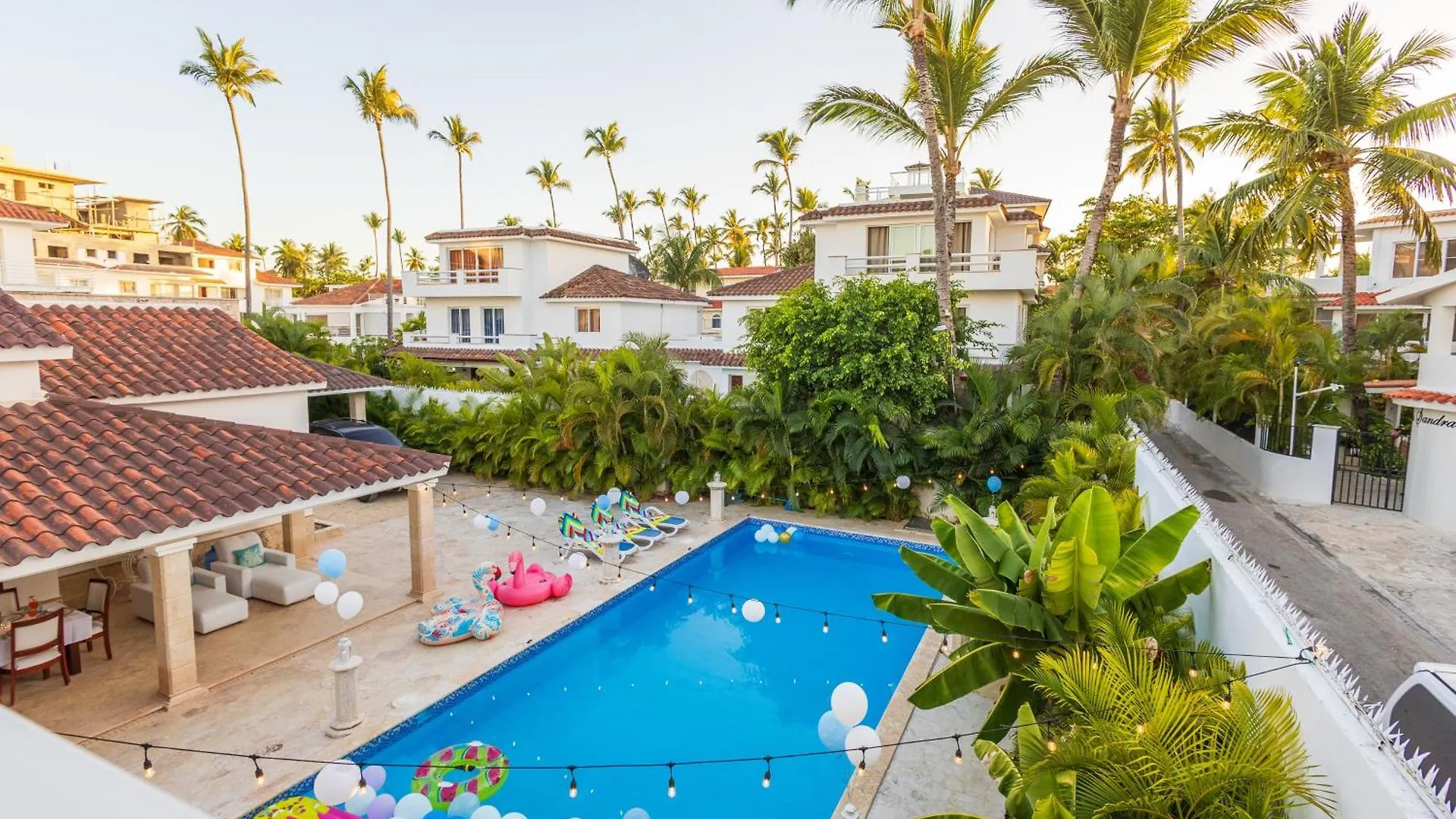 Huge 8-Bedroom Beach Villa With Private Pool - Los Corales Villas 푼타 카나 0*,
