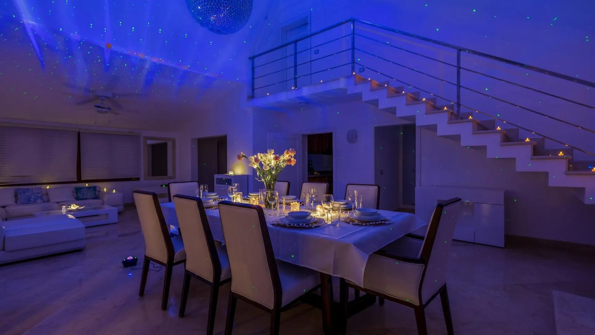Huge 8-Bedroom Beach Villa With Private Pool - Los Corales Villas 푼타 카나