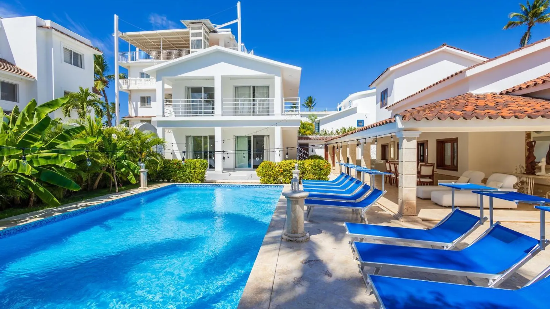 Huge 8-Bedroom Beach Villa With Private Pool - Los Corales Villas 푼타 카나